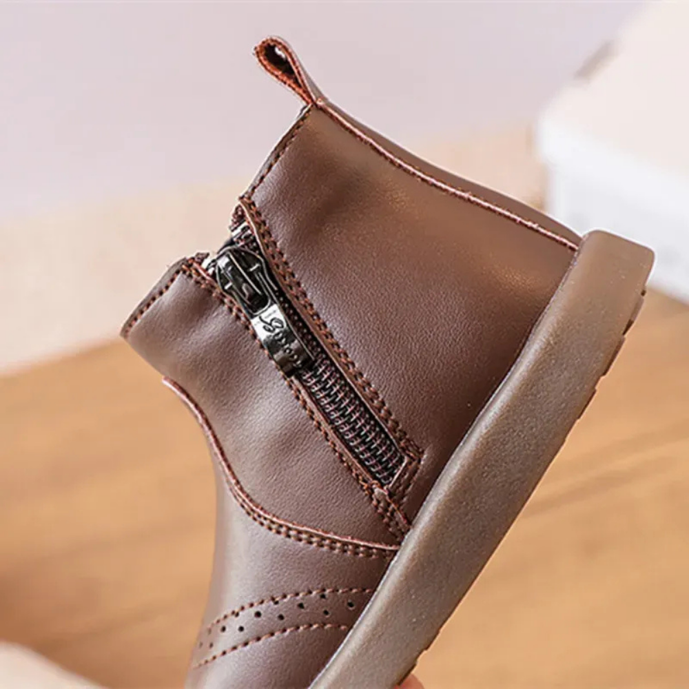 ClassicStep – Durable Classic Style Boots